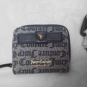 Juicy Couture Black and White Wallet 🤍🖤🌴